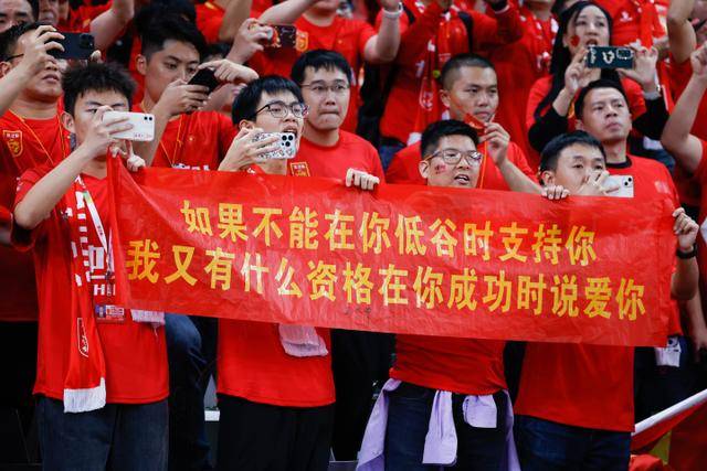 上港老将离队预测，杨世元成为热门人选